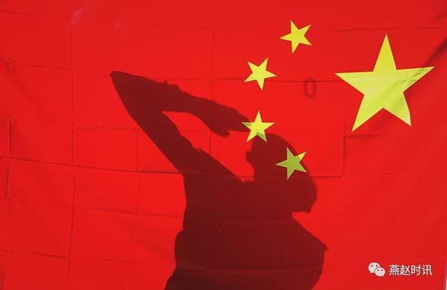 困在俱乐部的少女